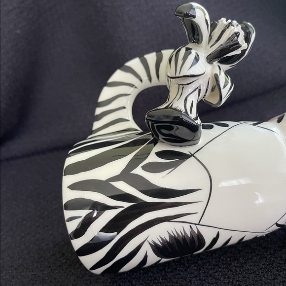 SWAK 2004 Giraffe Lynda Corneille Mug Cup - Picture 2 of 11